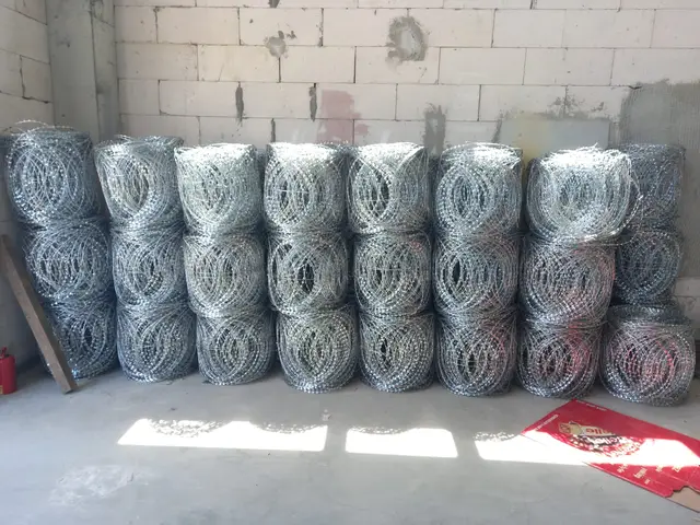 Uygulama öncesi jiletli tel ruloları