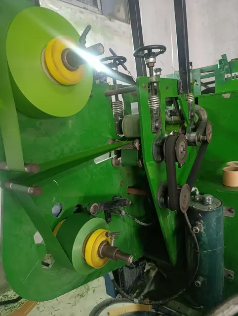 Çimçit makinesi yakın plan